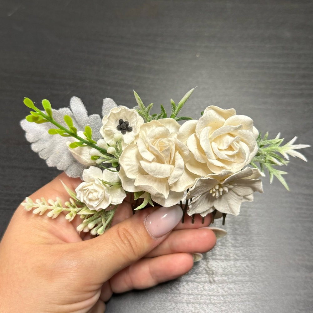 Floral hair comb custom ordered new never worn